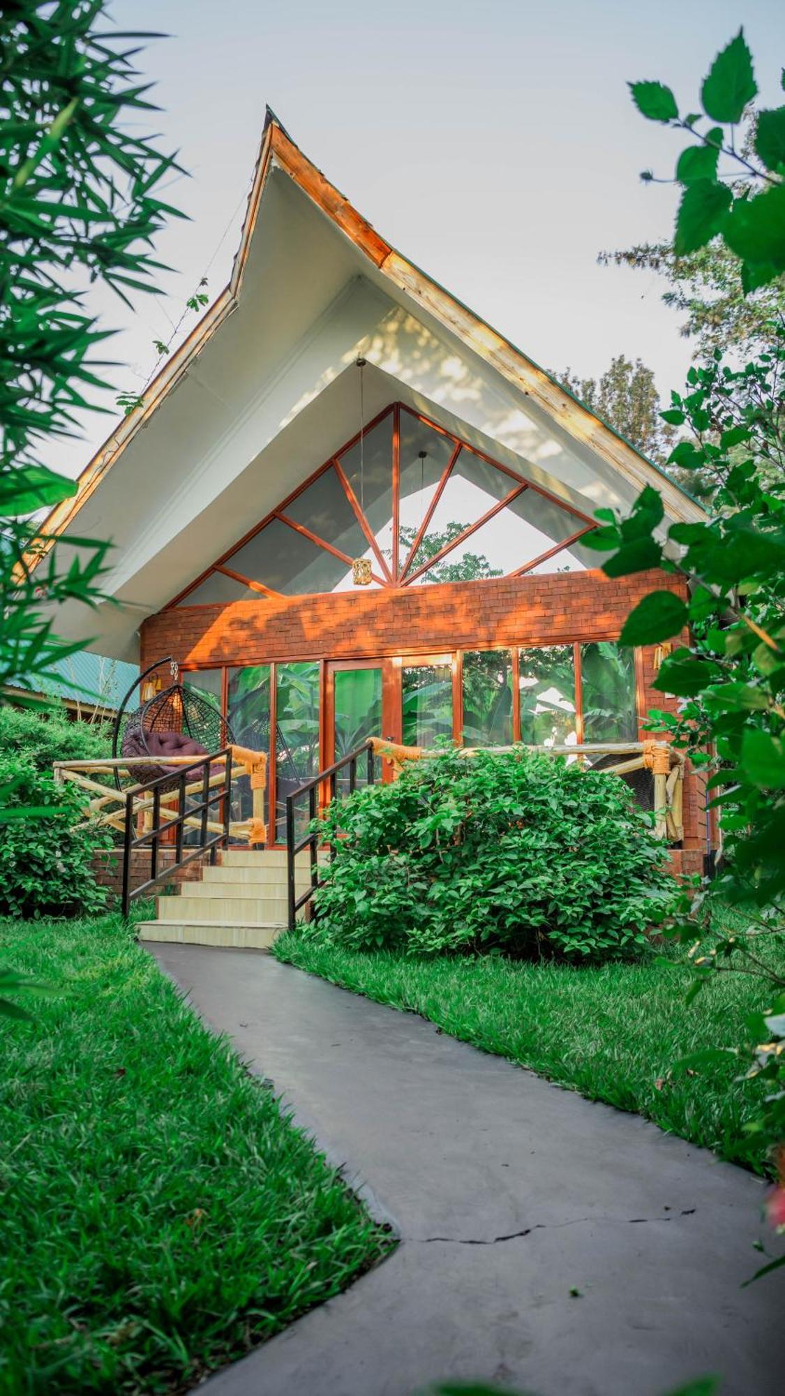 Shose Farmhouse Chalets & Campsite Moshi Exterior photo